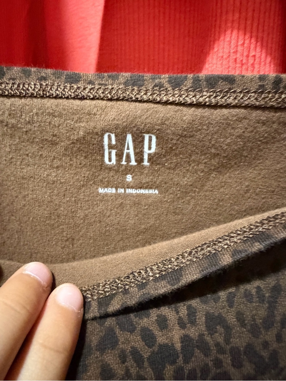 GAP Animal Print 🐆 Boat Neck Tank Top Small - Picture 2 of 3